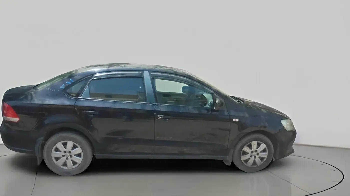 2011 Volkswagen Vento TRENDLINE 1.6, CNG, Manual, 69,000 km, exterior