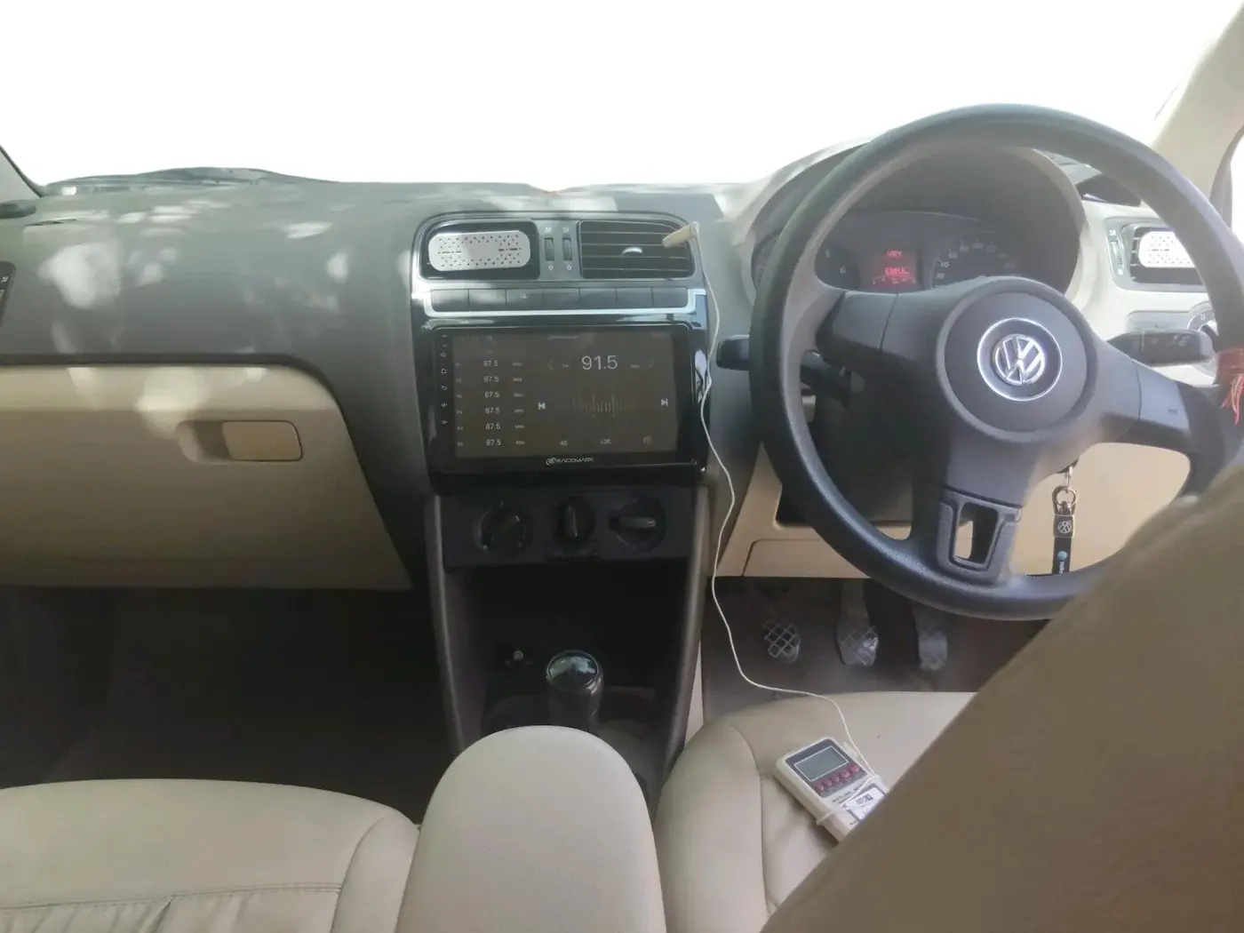 2011 Volkswagen Vento TRENDLINE 1.6, CNG, Manual, 69,000 km, interior