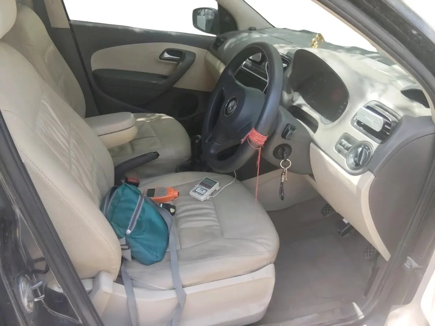 2011 Volkswagen Vento TRENDLINE 1.6, CNG, Manual, 69,000 km, interior