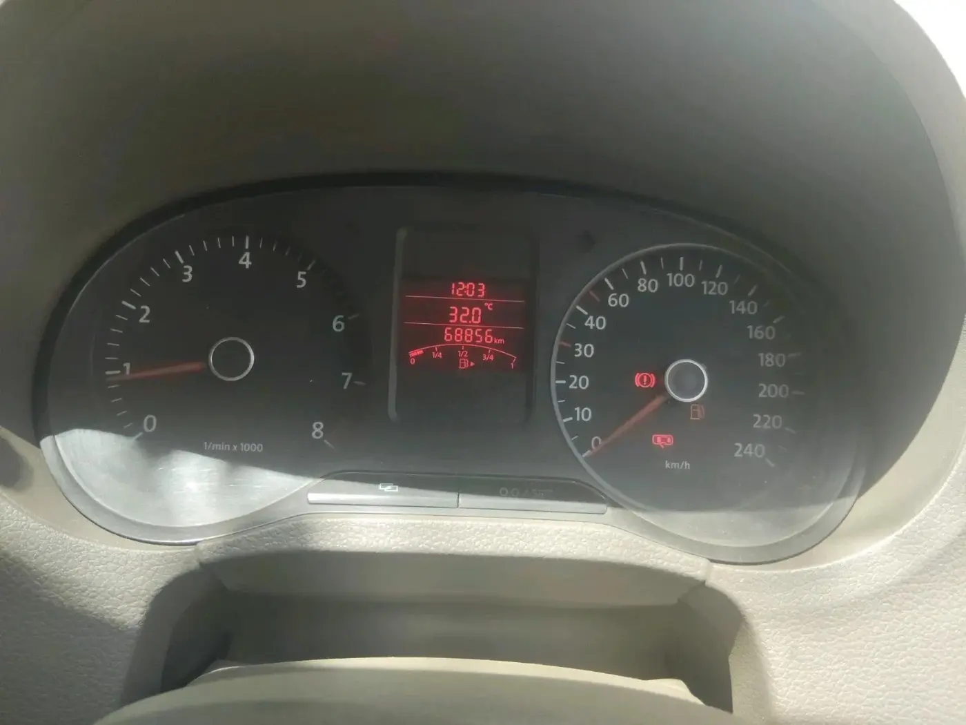 2011 Volkswagen Vento TRENDLINE 1.6, CNG, Manual, 69,000 km, interior