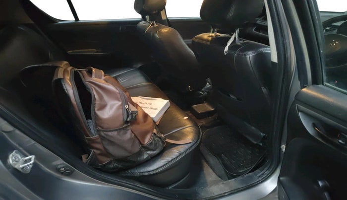 2013 Maruti Swift LXI, Petrol, Manual, 70,233 km, interior