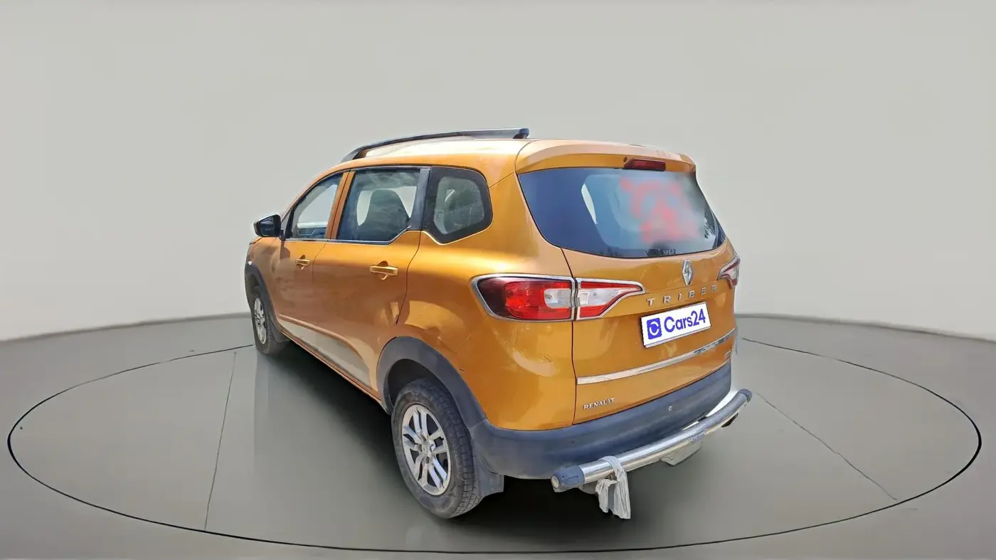 2020 Renault TRIBER RXL MT, Petrol, Manual, 2,04,547 km, exterior