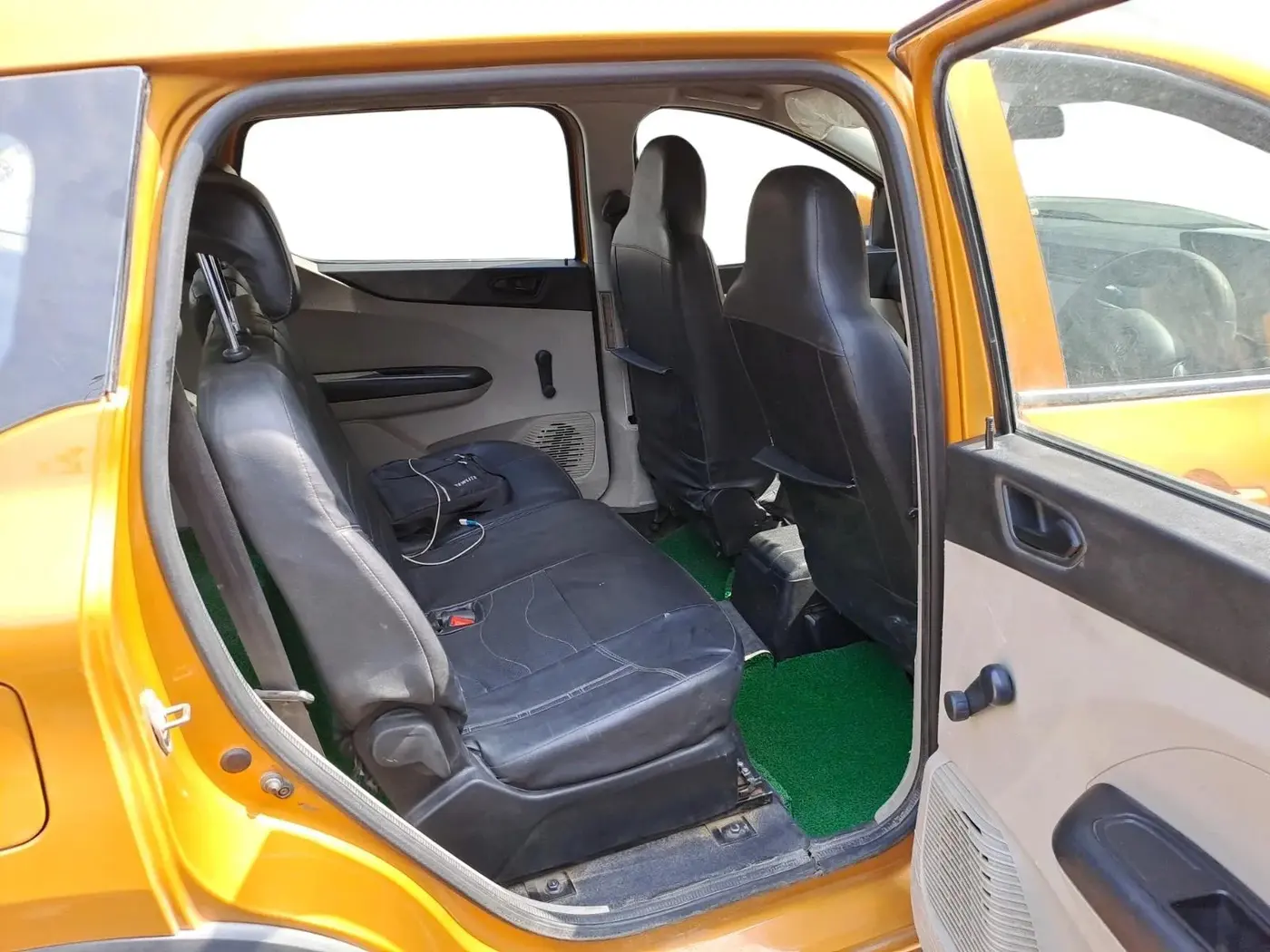 2020 Renault TRIBER RXL MT, Petrol, Manual, 2,04,547 km, interior