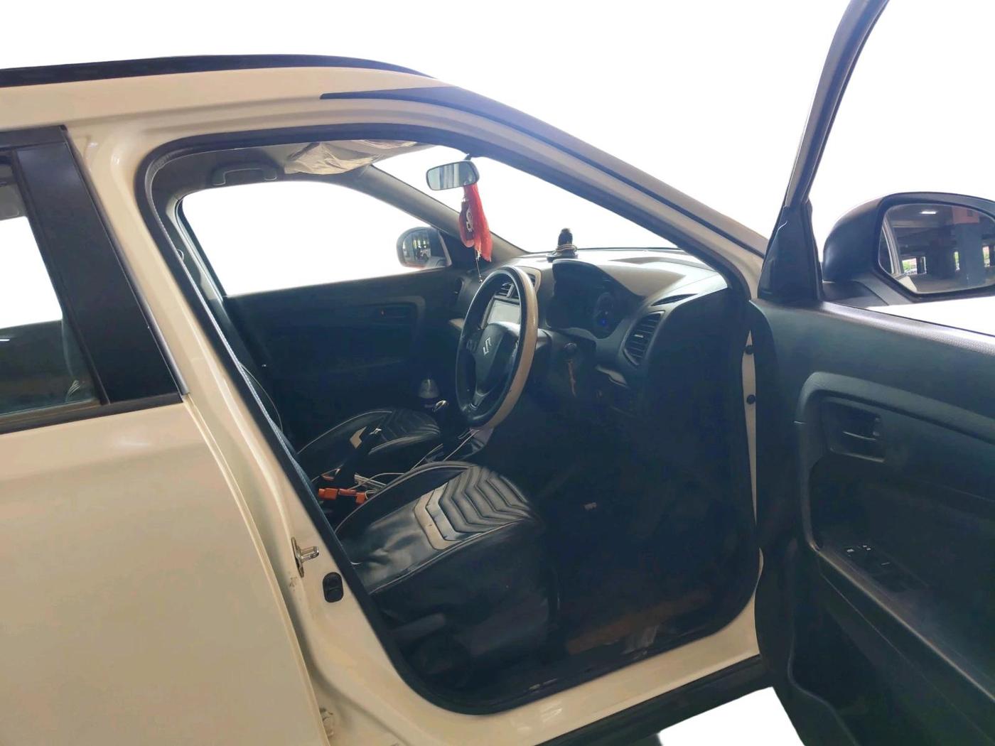 2020 Maruti Vitara Brezza VXI, Petrol, Manual, 88,258 km, interior