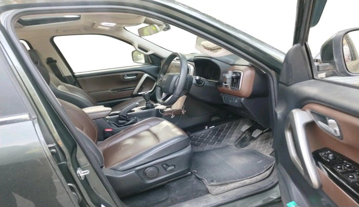 2022 Mahindra SCORPIO-N Z8 L PETROL MT 7 STR, Petrol, Manual, 60,430 km, interior