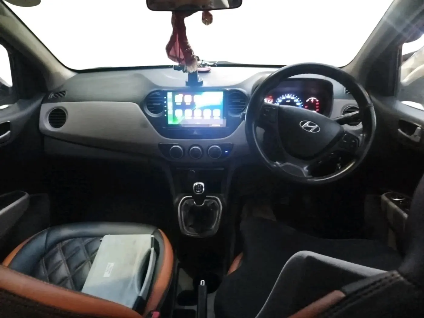 2014 Hyundai Xcent S 1.2, Petrol, Manual, 1,38,298 km, interior