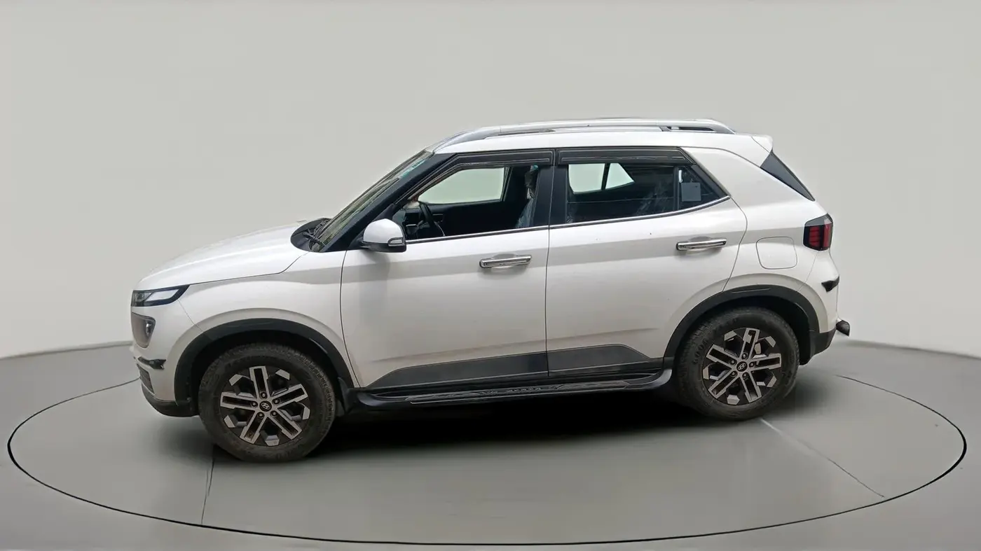2023 Hyundai VENUE SX 1.2 PETROL, Petrol, Manual, 7,952 km, exterior