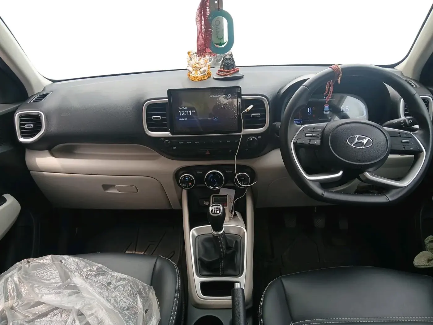 2023 Hyundai VENUE SX 1.2 PETROL, Petrol, Manual, 7,952 km, interior