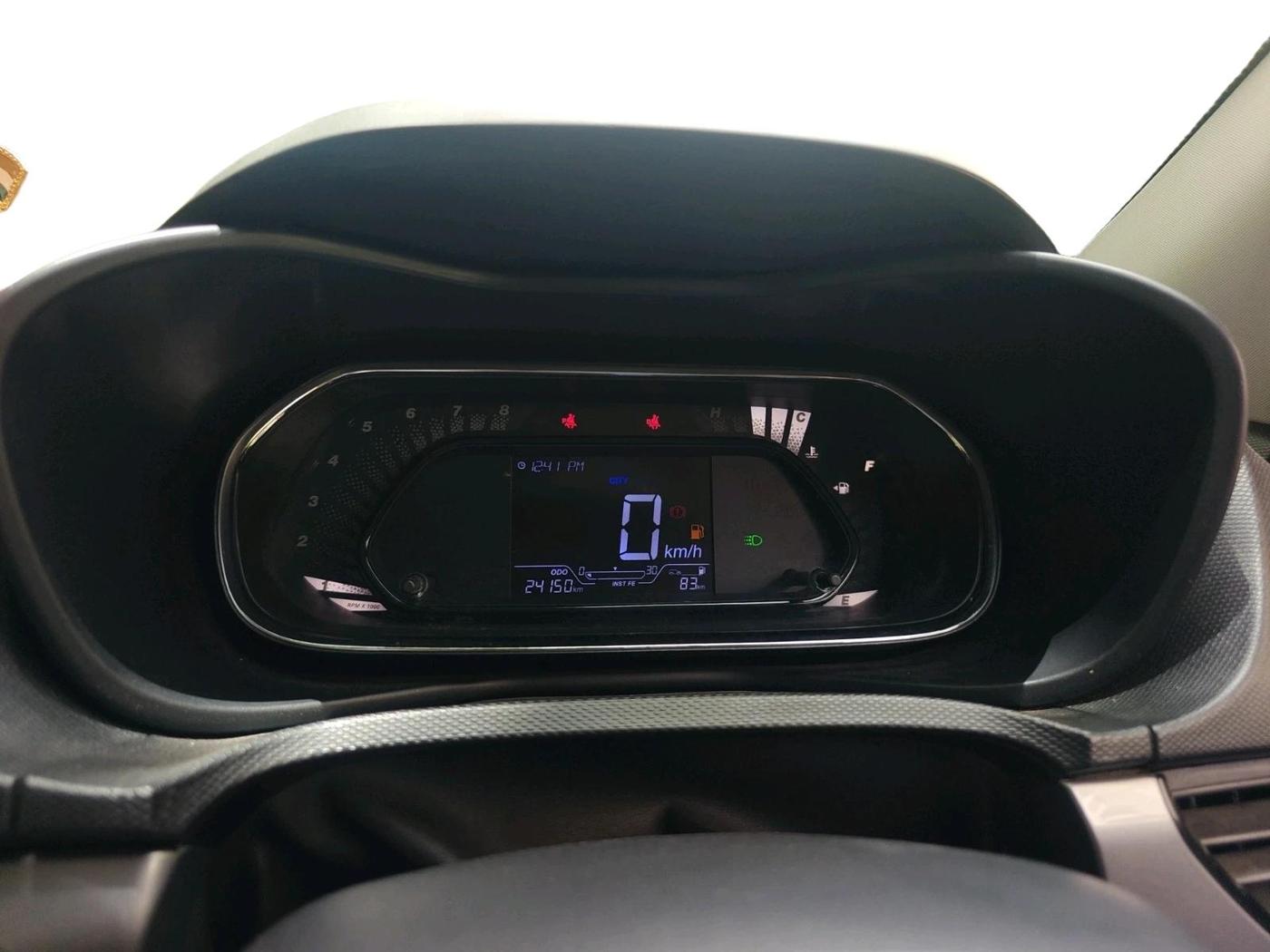 2022 Tata NEXON XM SUNROOF PETROL, Petrol, Manual, 24,150 km, interior