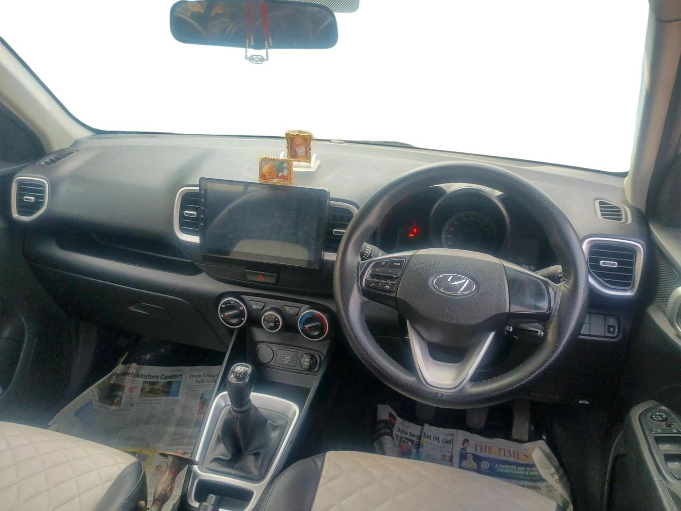 2019 Hyundai VENUE S 1.2, Petrol, Manual, 22,513 km, interior
