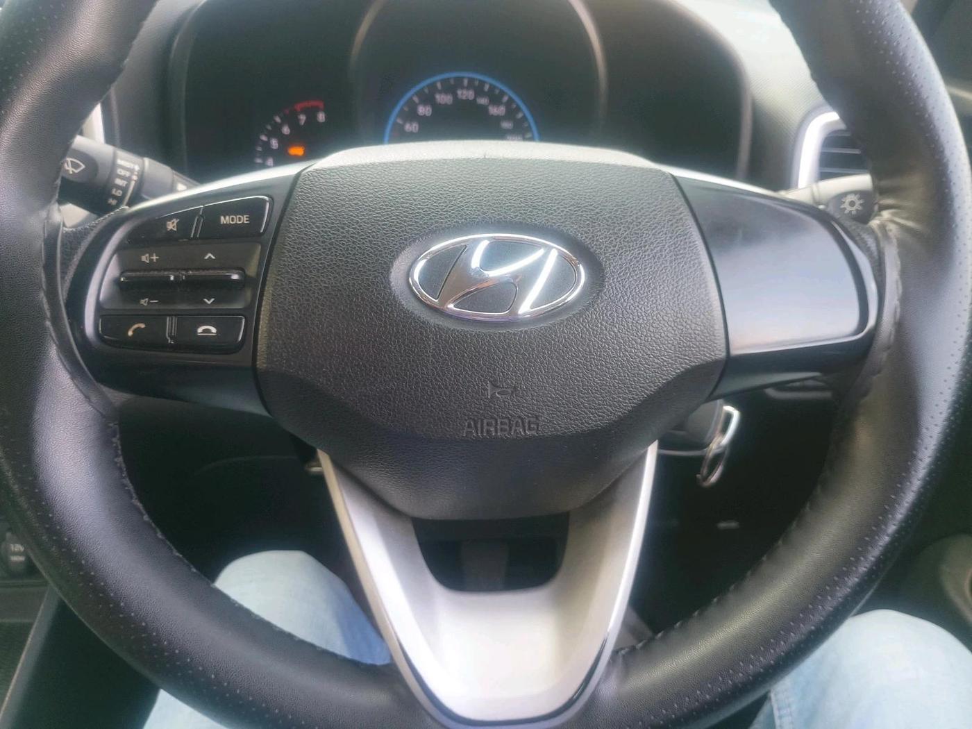 2019 Hyundai VENUE S 1.2, Petrol, Manual, 22,513 km, interior