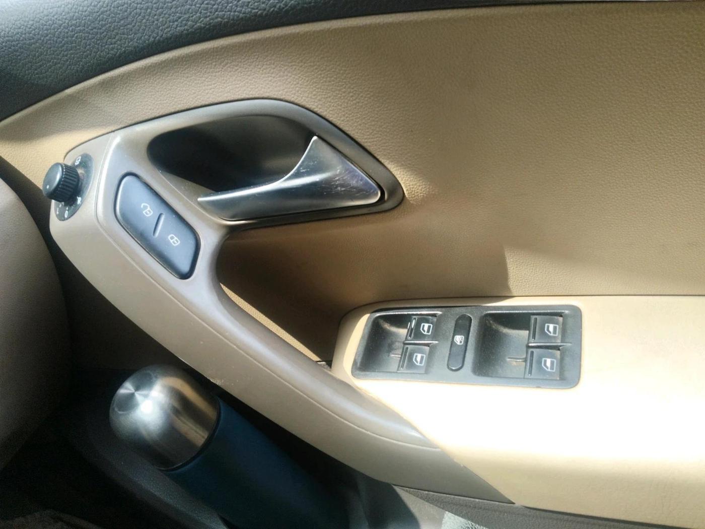 2016 Volkswagen Vento HIGHLINE 1.5 AT, Diesel, Automatic, 1,39,271 km, interior
