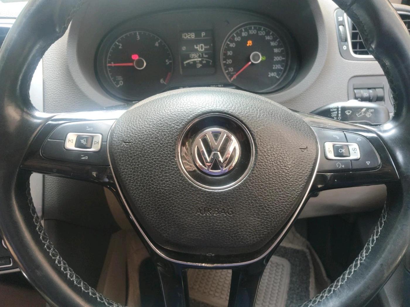 2016 Volkswagen Vento HIGHLINE 1.5 AT, Diesel, Automatic, 1,39,271 km, interior