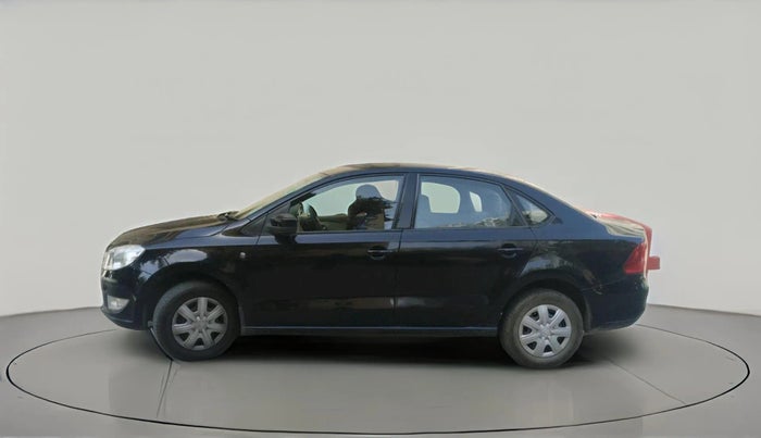 2013 Skoda Rapid AMBITION 1.6 MPI MT, Petrol, Manual, 27,366 km, exterior