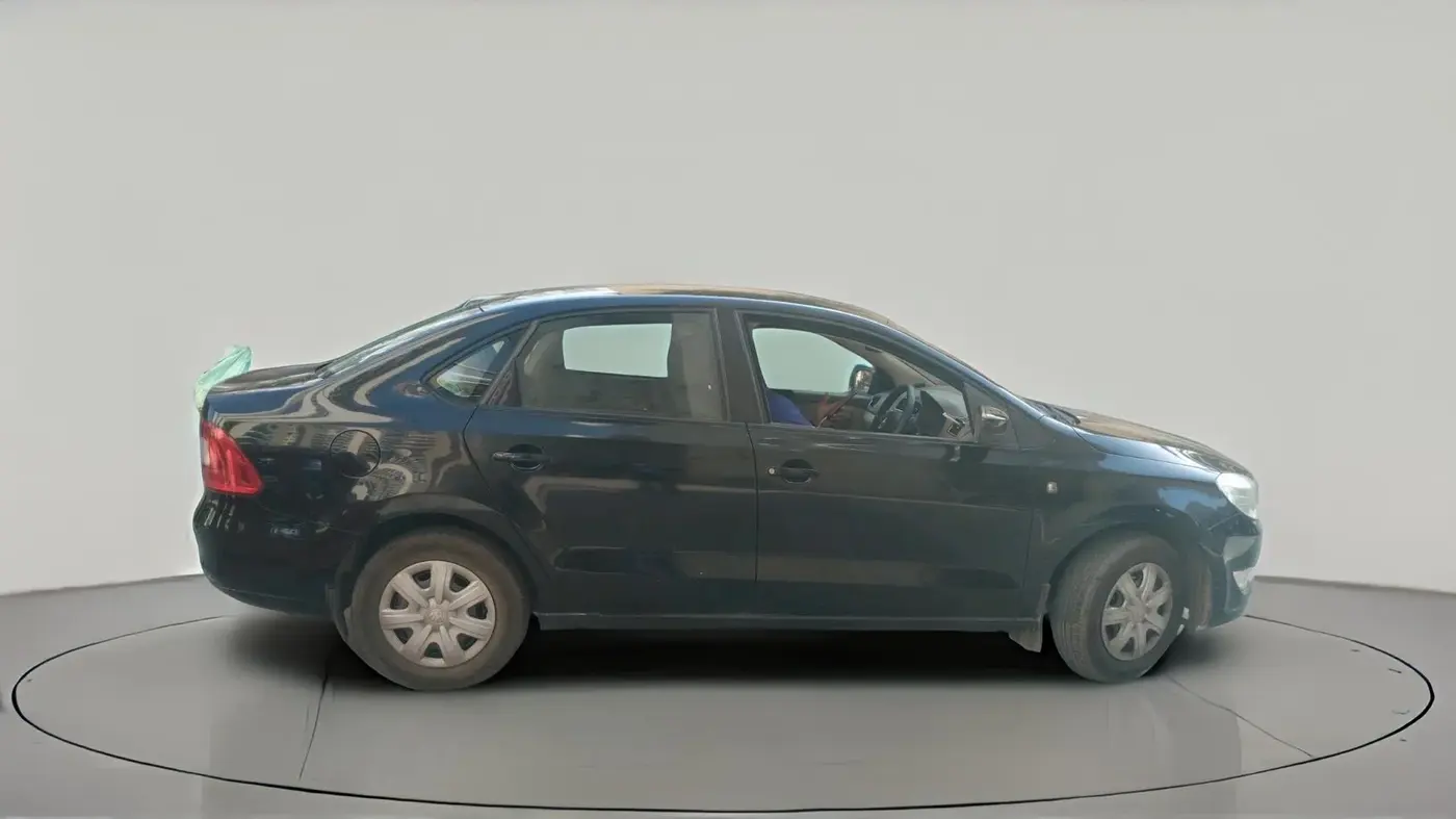 2013 Skoda Rapid AMBITION 1.6 MPI MT, Petrol, Manual, 27,366 km, exterior