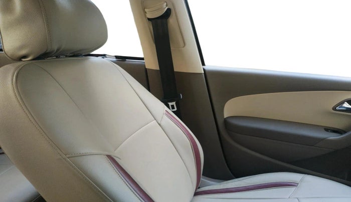 2013 Skoda Rapid AMBITION 1.6 MPI MT, Petrol, Manual, 27,366 km, interior