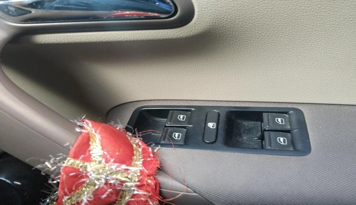 2013 Skoda Rapid AMBITION 1.6 MPI MT, Petrol, Manual, 27,366 km, interior