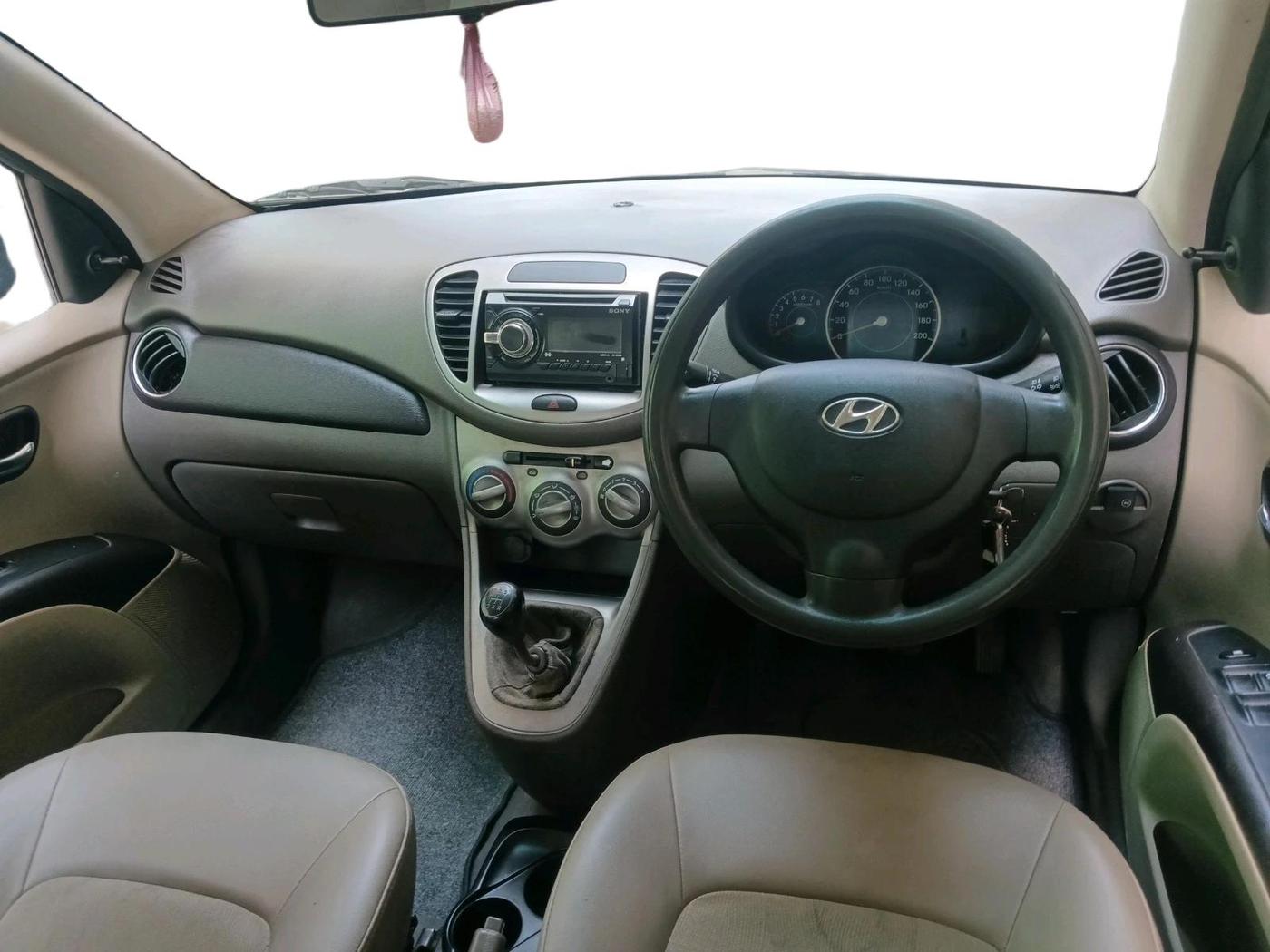 2012 Hyundai i10 MAGNA 1.1, Petrol, Manual, 1,17,634 km, interior