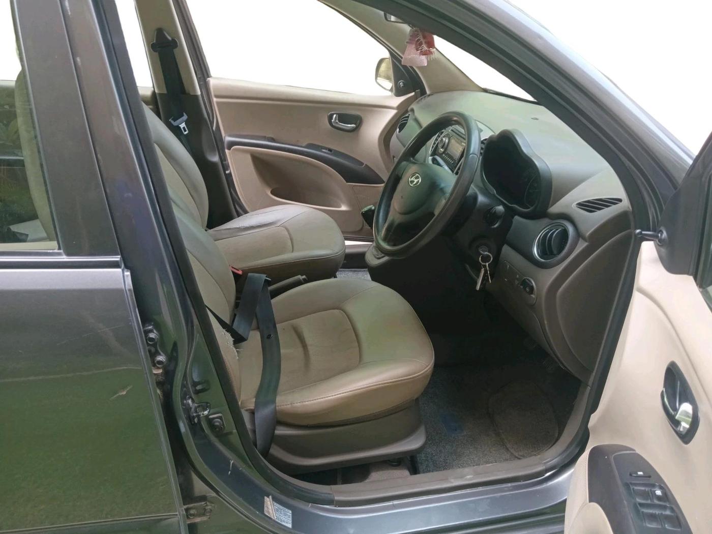 2012 Hyundai i10 MAGNA 1.1, Petrol, Manual, 1,17,634 km, interior