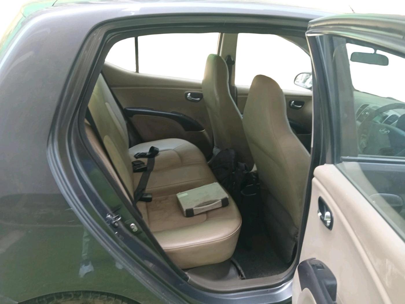 2012 Hyundai i10 MAGNA 1.1, Petrol, Manual, 1,17,634 km, interior