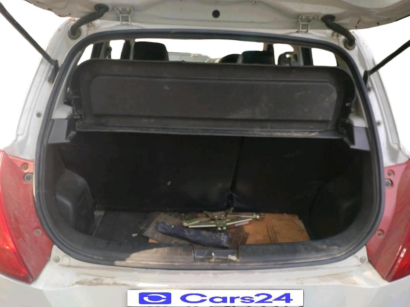 2017 Maruti Swift LXI (O), Petrol, Manual, 44,189 km, exterior