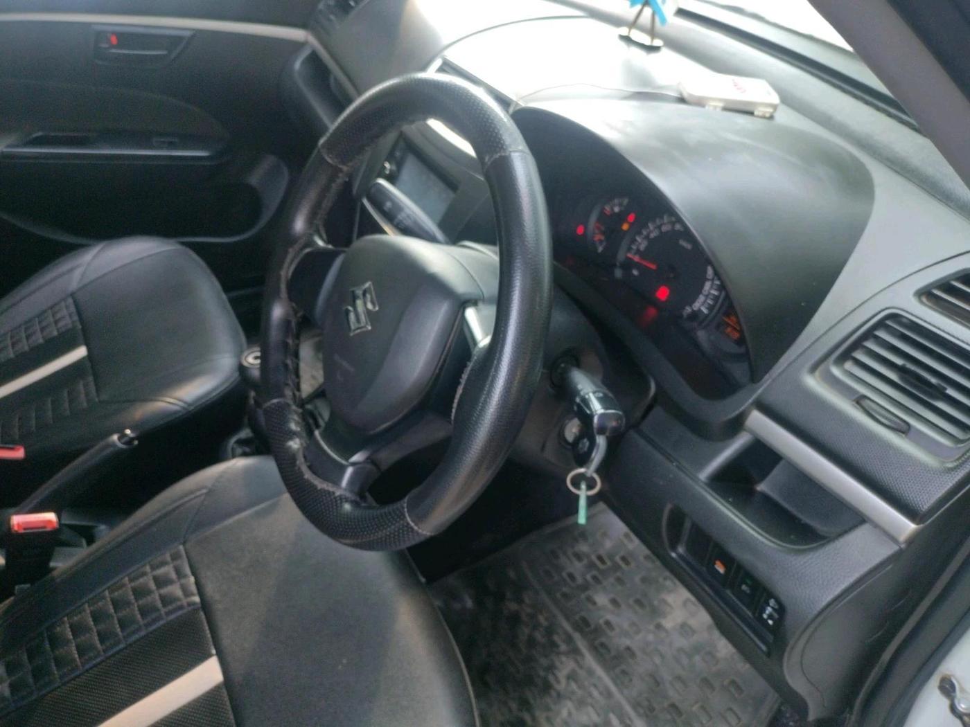 2017 Maruti Swift LXI (O), Petrol, Manual, 44,189 km, interior