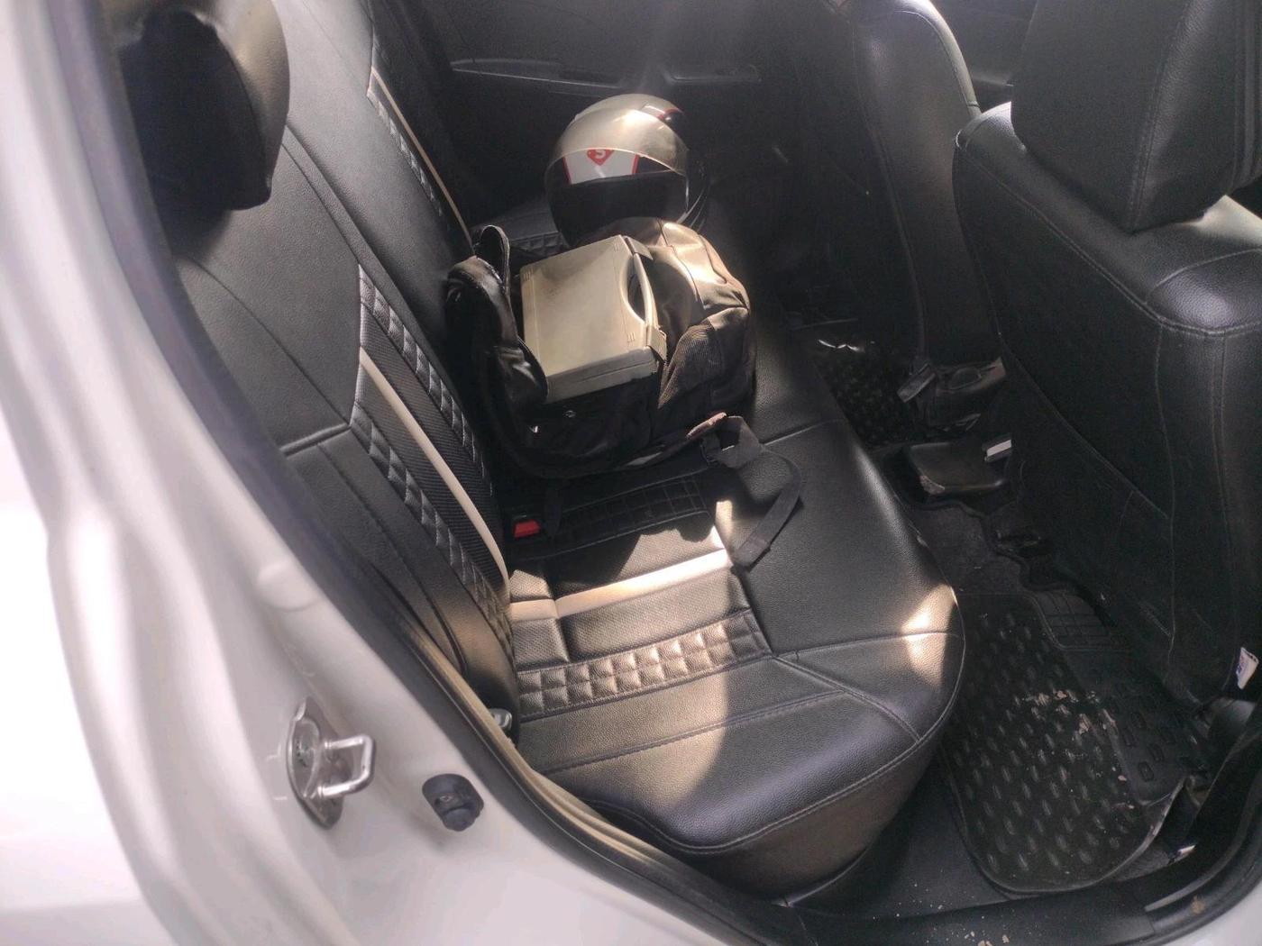 2017 Maruti Swift LXI (O), Petrol, Manual, 44,189 km, interior