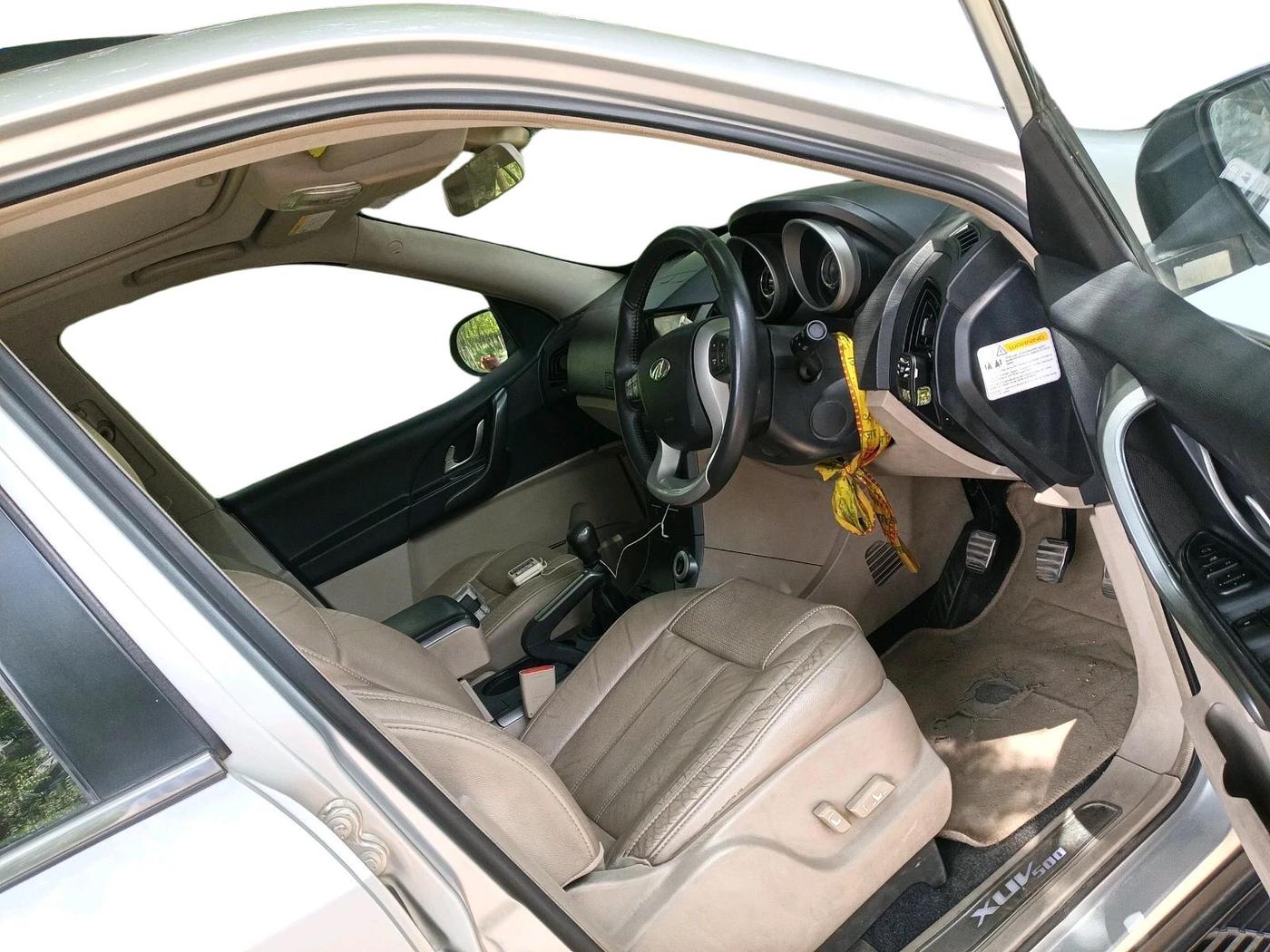 2016 Mahindra XUV500 W10 1.99, Diesel, Manual, 96,886 km, interior