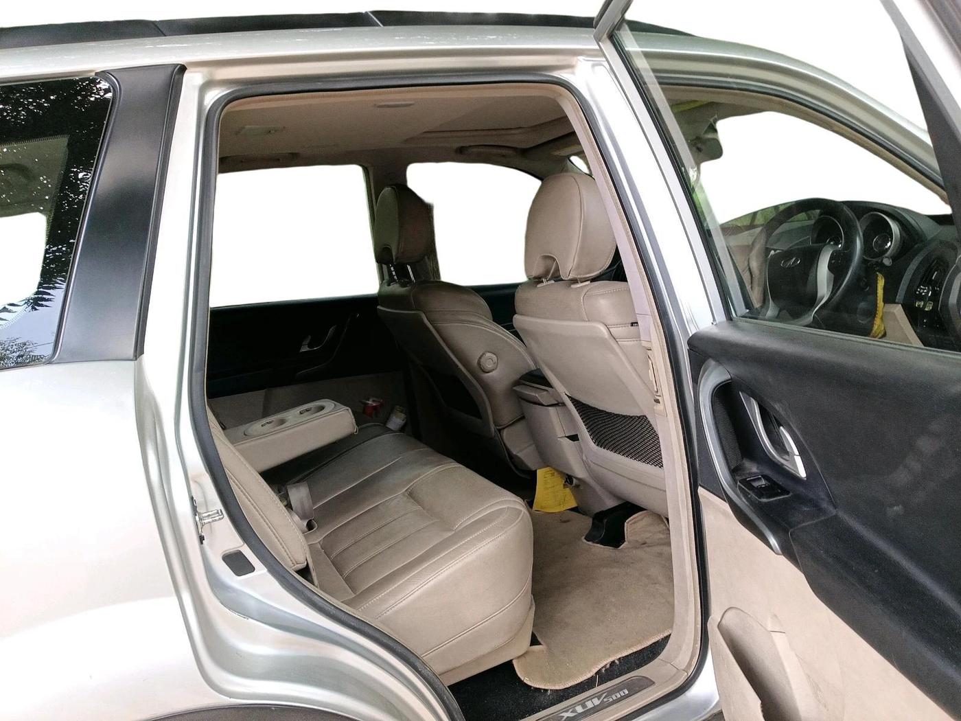 2016 Mahindra XUV500 W10 1.99, Diesel, Manual, 96,886 km, interior