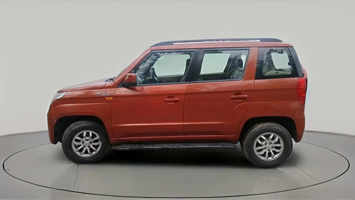 2016 Mahindra TUV300 T8 AMT, Diesel, Automatic, 82,893 km, exterior