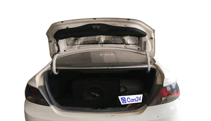 2014 Hyundai Verna FLUIDIC 1.6 VTVT SX, Petrol, Manual, 1,02,926 km, exterior