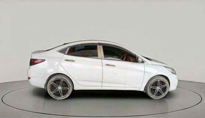 2014 Hyundai Verna FLUIDIC 1.6 VTVT SX, Petrol, Manual, 1,02,926 km, exterior