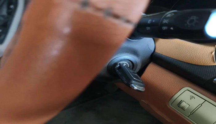 2014 Hyundai Verna FLUIDIC 1.6 VTVT SX, Petrol, Manual, 1,02,926 km, interior