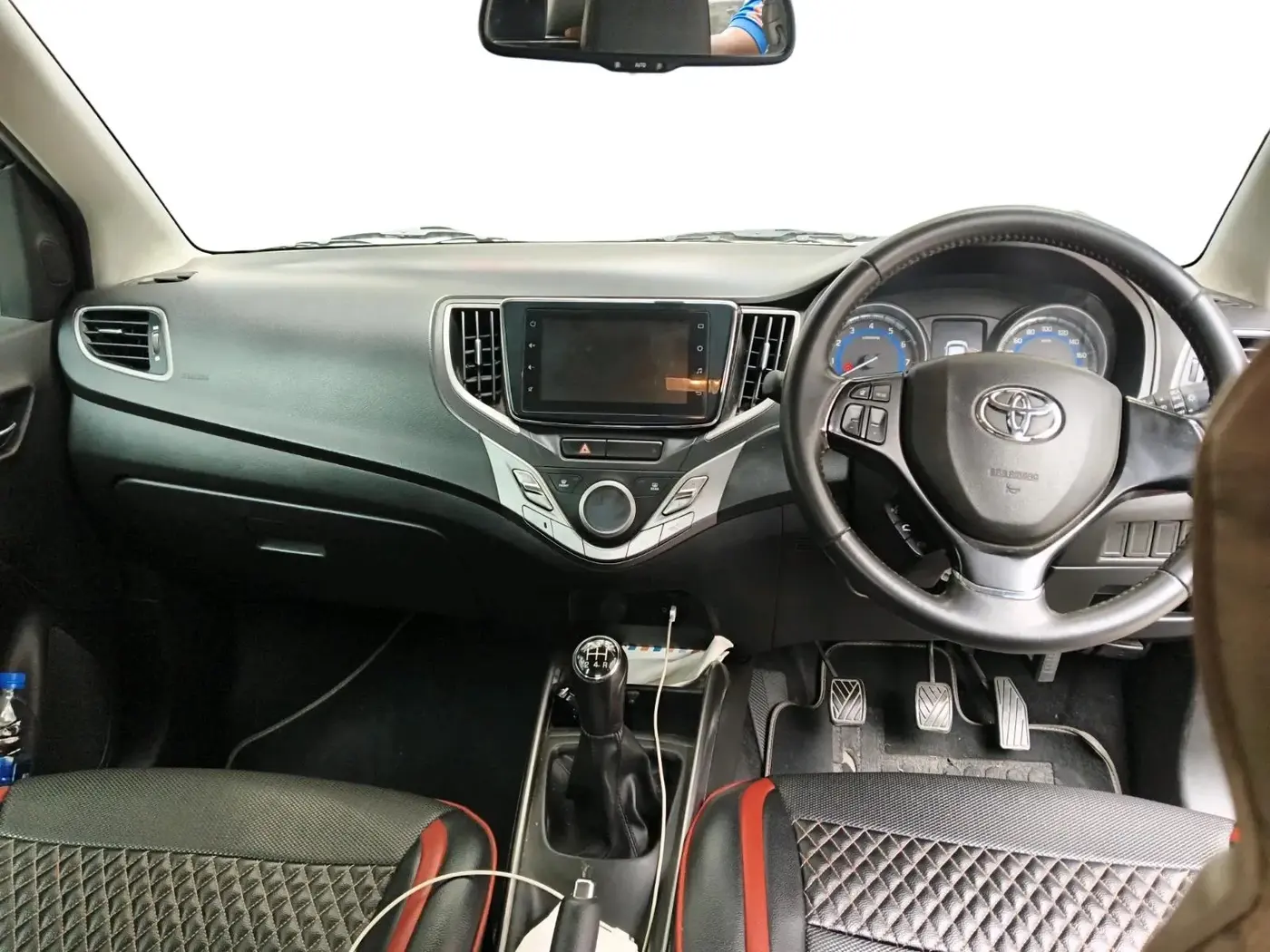 2019 Toyota Glanza V, Petrol, Manual, 83,381 km, interior