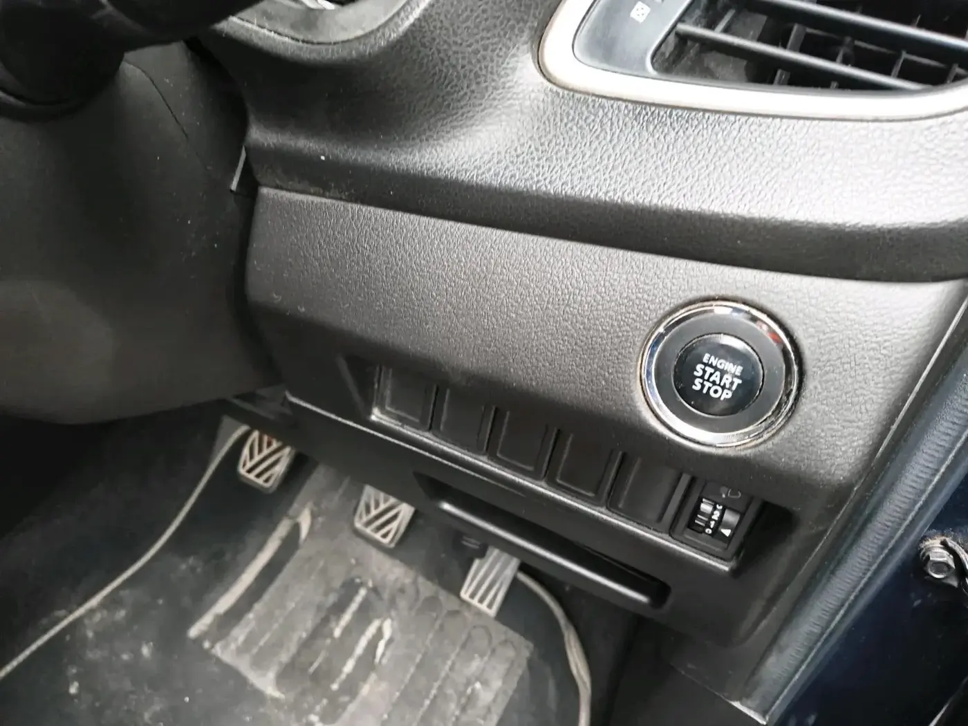 2019 Toyota Glanza V, Petrol, Manual, 83,381 km, interior