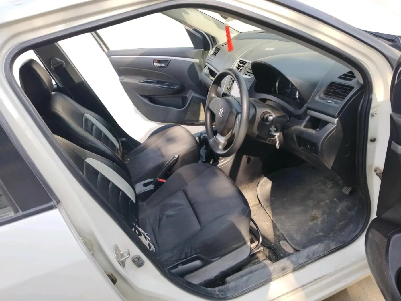 2013 Maruti Swift VXI, Petrol, Manual, 1,20,694 km, interior