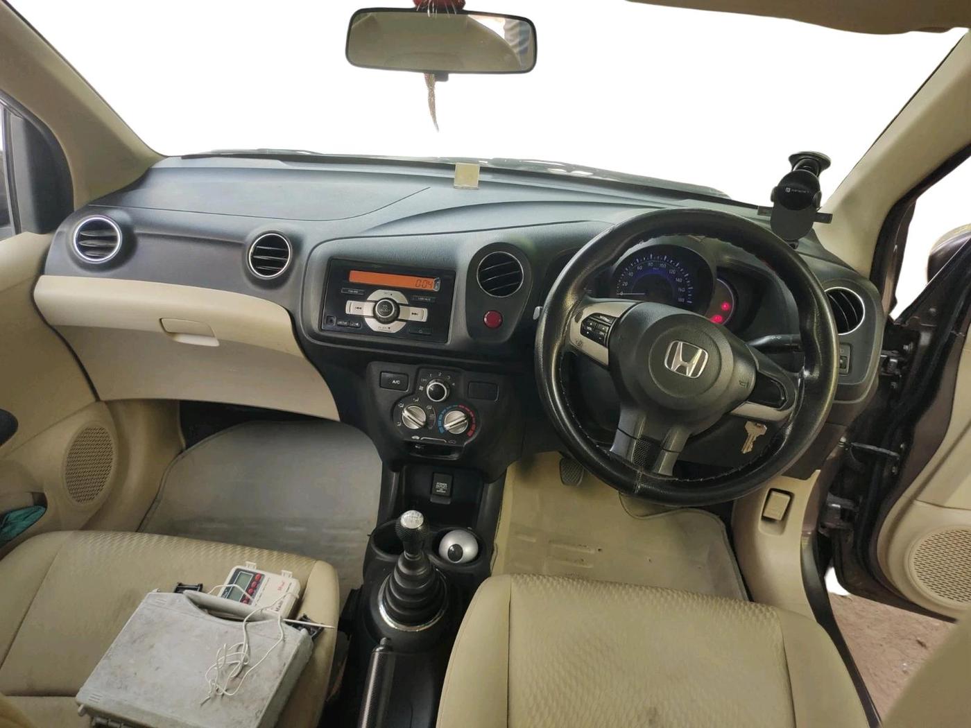 2015 Honda Amaze 1.2L I-VTEC S, Petrol, Manual, 1,36,000 km, interior