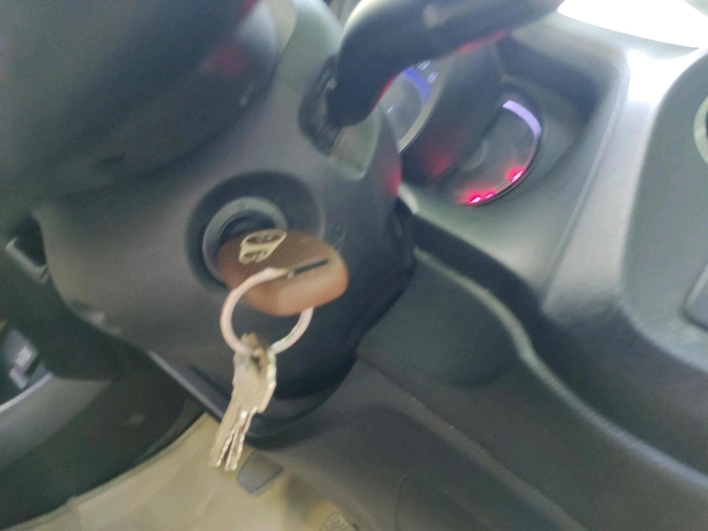 2015 Honda Amaze 1.2L I-VTEC S, Petrol, Manual, 1,36,000 km, interior