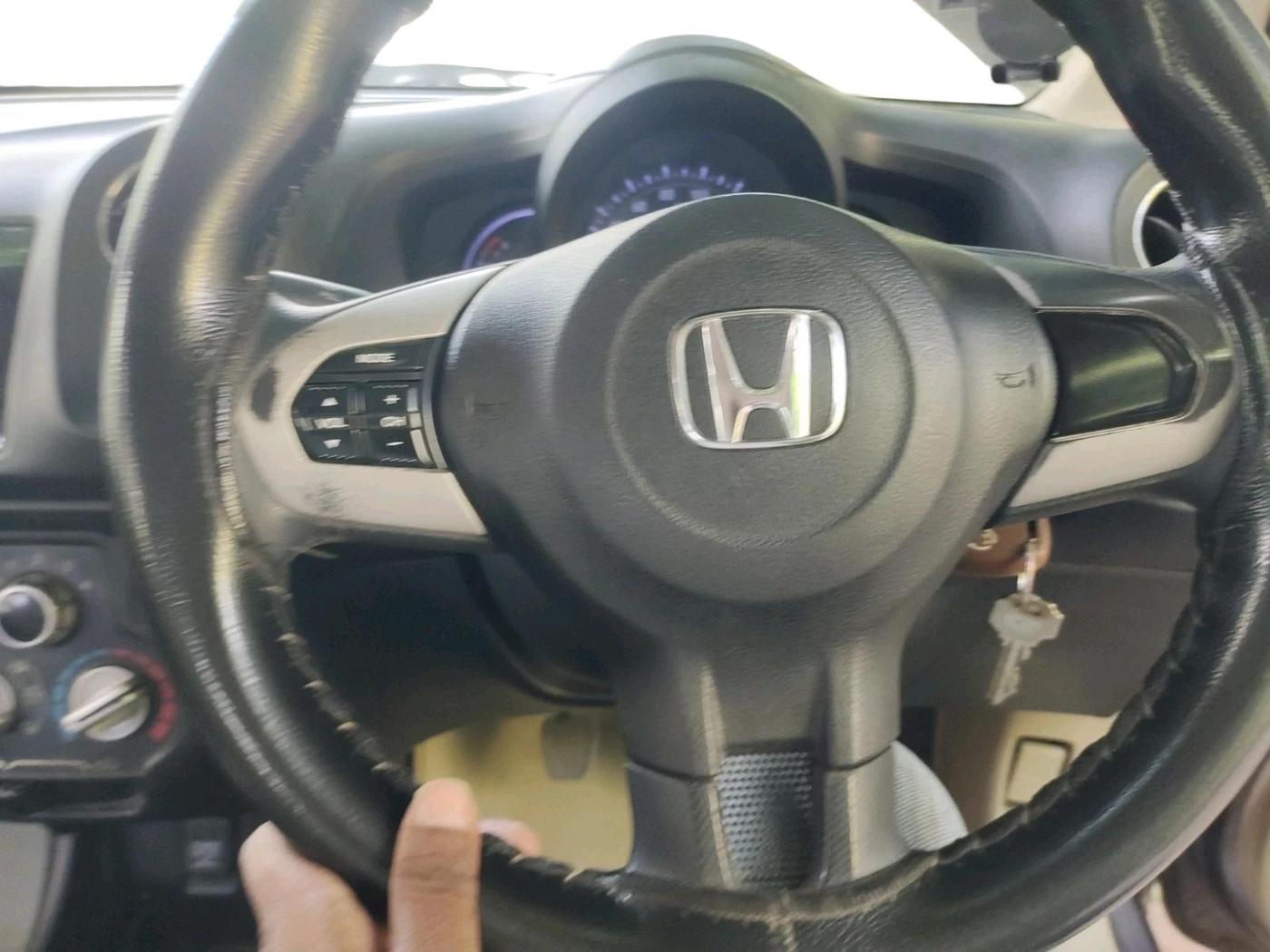 2015 Honda Amaze 1.2L I-VTEC S, Petrol, Manual, 1,36,000 km, interior