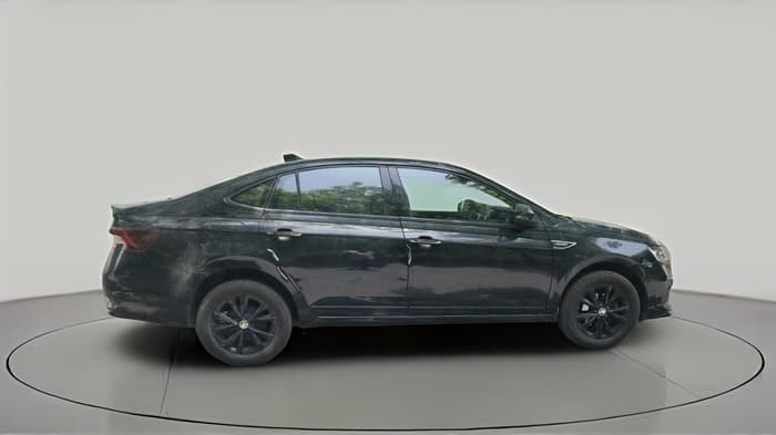 2025 Skoda SLAVIA Sportline 1.0L TSI AT, Petrol, Automatic, 18,000 km, exterior