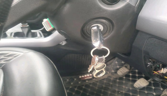 2021 Tata NEXON XE PETROL, CNG, Manual, 1,10,356 km, interior