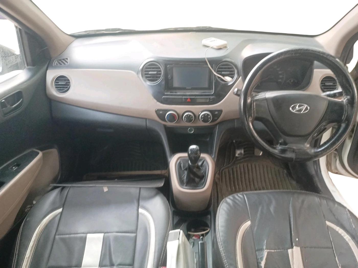 2016 Hyundai Xcent BASE 1.2, CNG, Manual, 87,107 km, interior