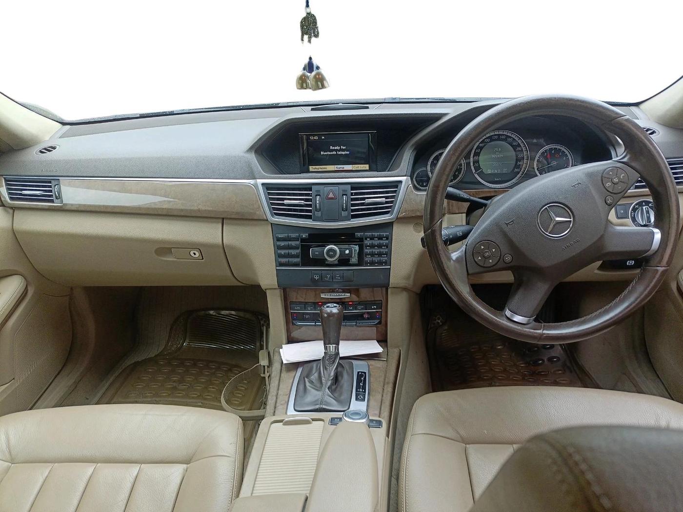 2011 Mercedes Benz E Class 200 ELEGANCE, Petrol, Automatic, 1,05,929 km, interior