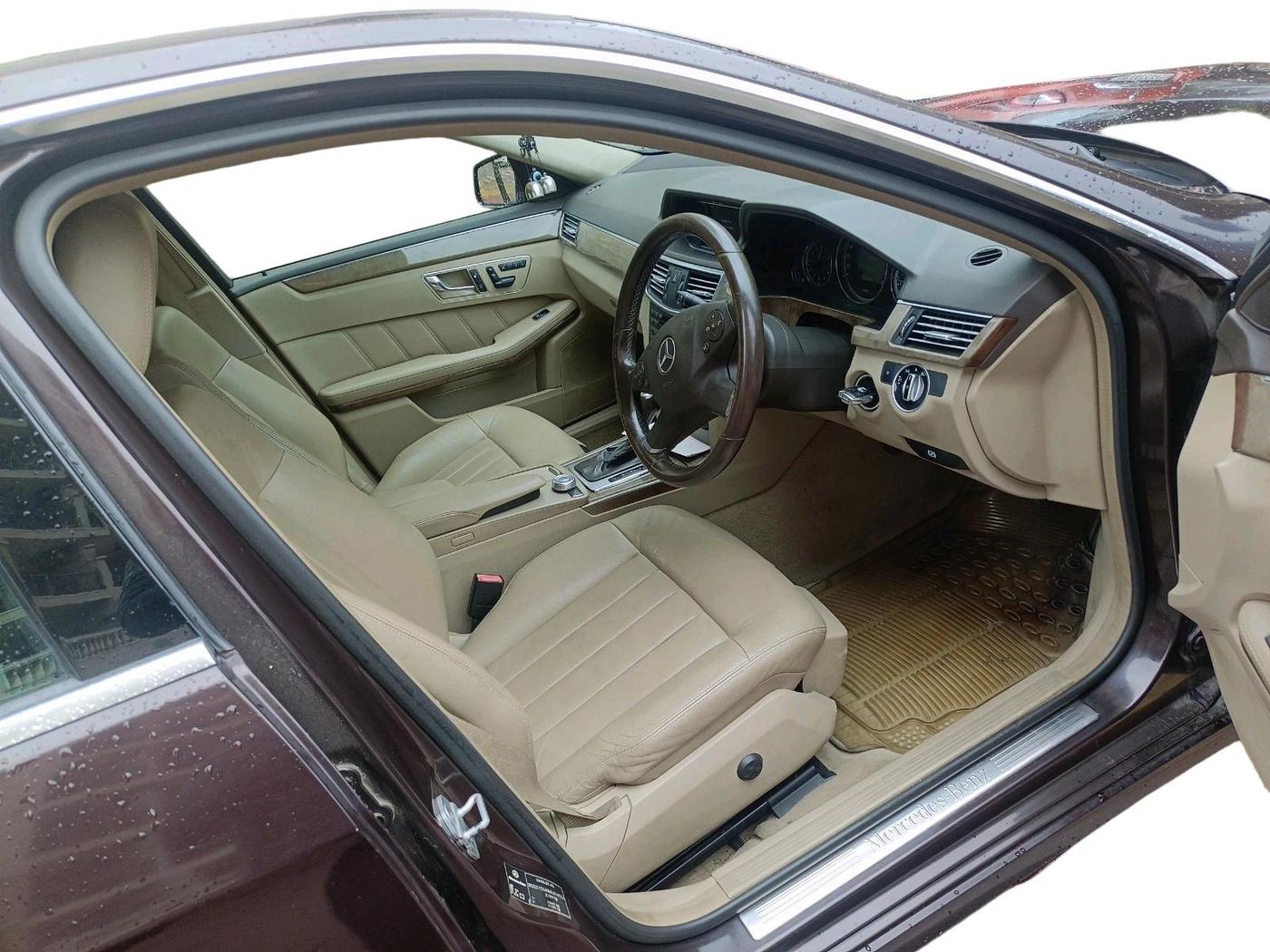 2011 Mercedes Benz E Class 200 ELEGANCE, Petrol, Automatic, 1,05,929 km, interior