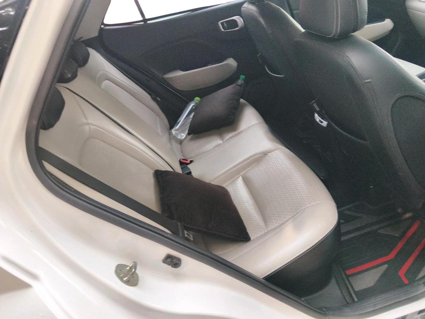 2023 Hyundai VENUE S (O) 1.0 TURBO IMT, Petrol, Manual, 45,764 km, interior