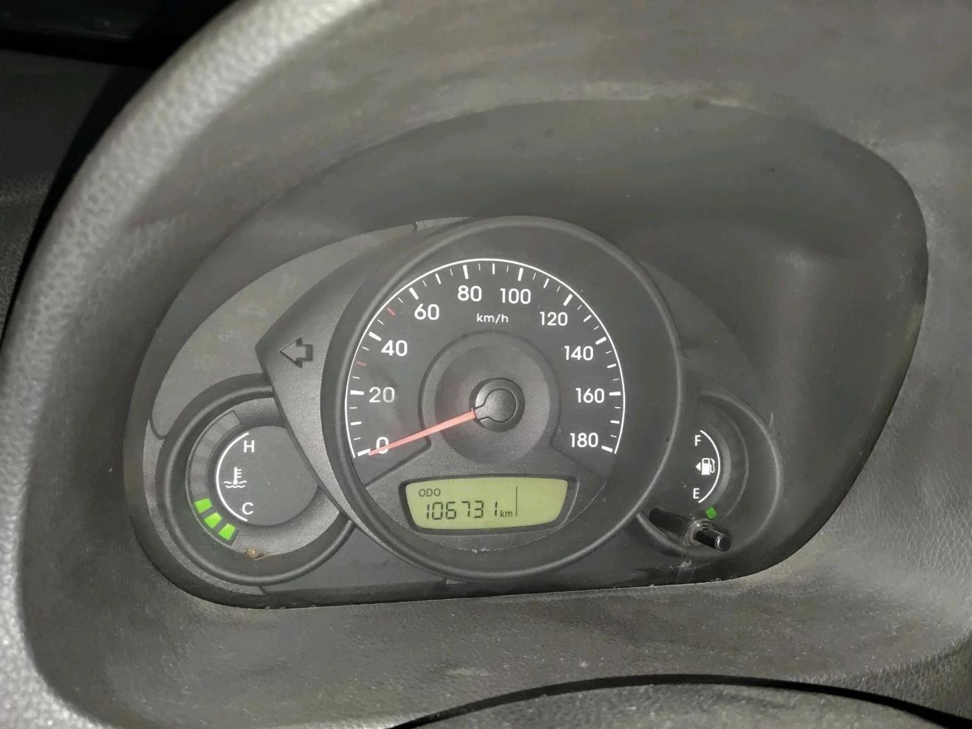 2013 Hyundai Eon D-LITE+, Petrol, Manual, 1,06,731 km, interior