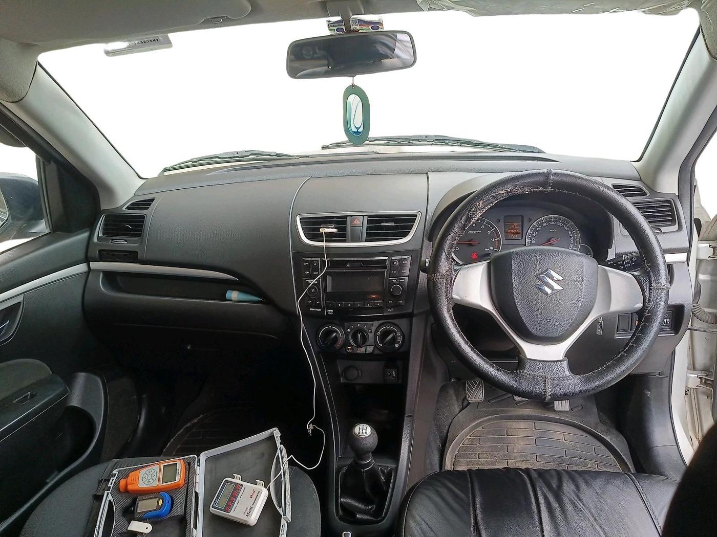2015 Maruti Swift VXI, Petrol, Manual, 80,693 km, interior