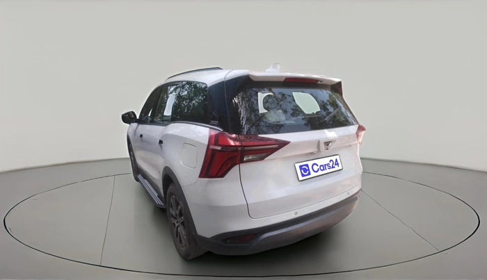 2024 Mahindra XUV700 AX 7 P AT 7 STR, Petrol, Automatic, 15,081 km, exterior