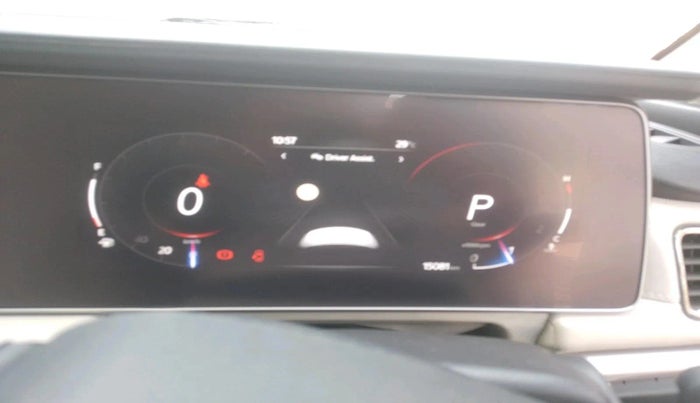 2024 Mahindra XUV700 AX 7 P AT 7 STR, Petrol, Automatic, 15,081 km, interior