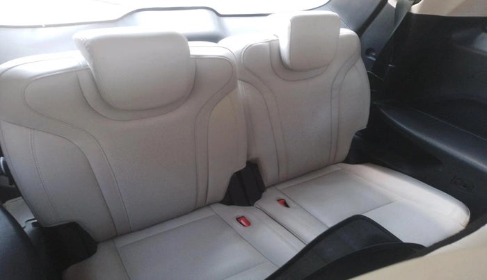 2024 Mahindra XUV700 AX 7 P AT 7 STR, Petrol, Automatic, 15,081 km, interior